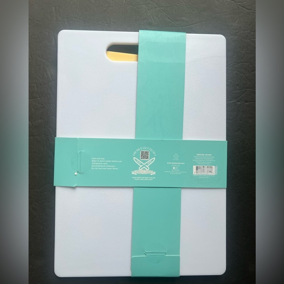 NWT CWC Cutting Board Set - Picture 3 of 3